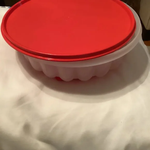 Red and Clear Cake Mold with Lid - Picture 2 of 2
